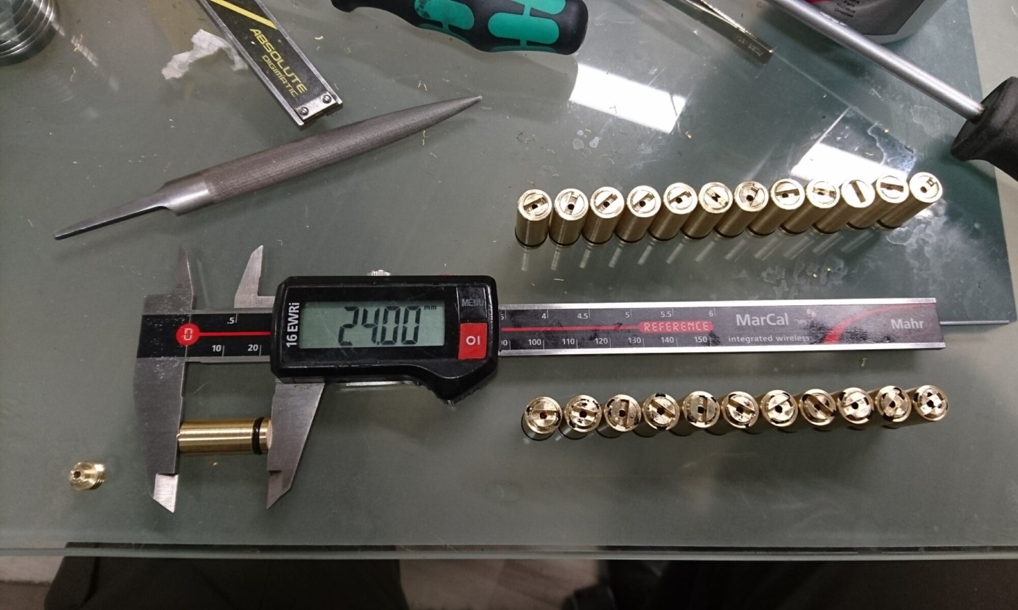 Microhydraulic components